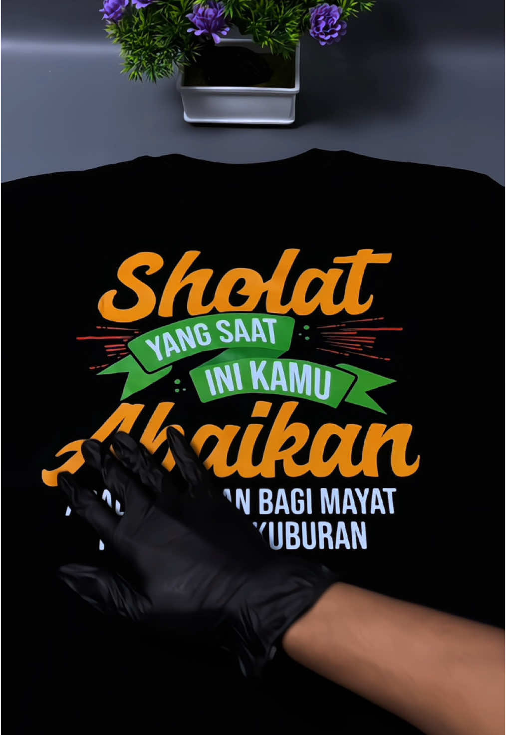 Jangan lupa sholat👆🏻kaosnya cek keranjang kuning🔥👆🏻 #sholat #kaoskatakata #kaosviral #fyp #fypシ゚ #viraashop #outfitxeceshop 