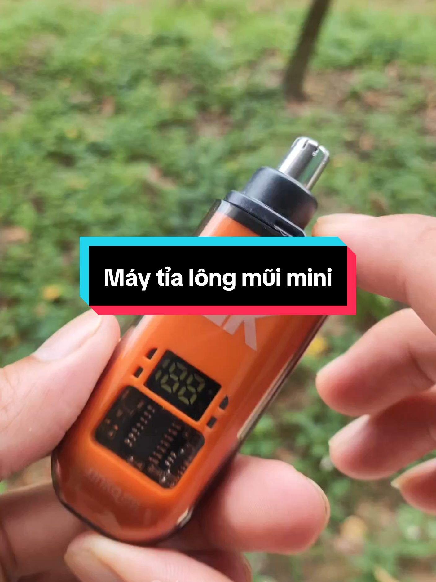 Máy cắt lông mũi mini tiện lợi #chutrongreview #maycatlongmui #maytialongmui 