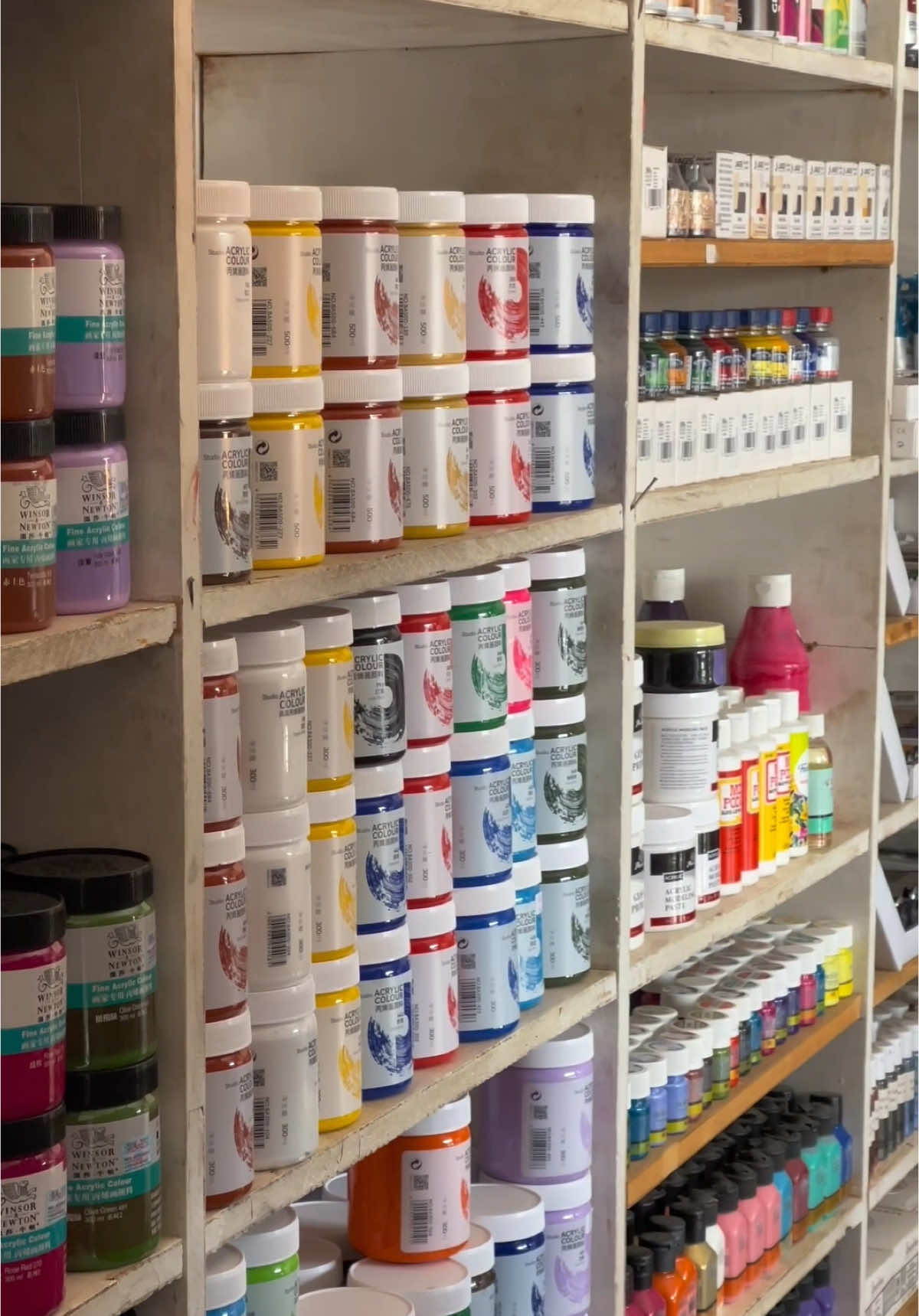 Found a little slice of art heaven in Nairobi 🎨✨ Art Nairobi Eva’s is the go-to for all your creative needs—watercolors, spray cans, sketchbooks, oils, you name it! I’d highly recommend this spot for your next art supplies shopping experience #ArtSupplies #NairobiCreatives #ShopLocal 