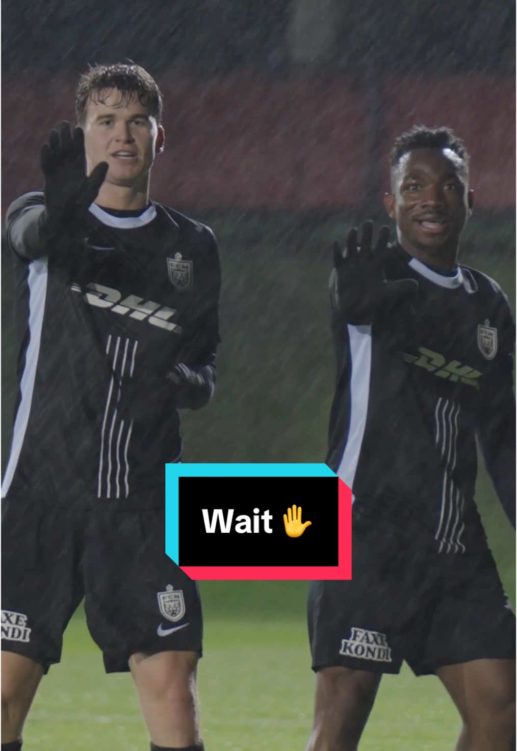 Wait 🕺✋👏 #wait #trending #dance #fyp #dancetrend #celebration #waitchallenge #football #FCN #premierleagueinternationalcup @𝙽𝚎𝚗𝚎🕸️ 