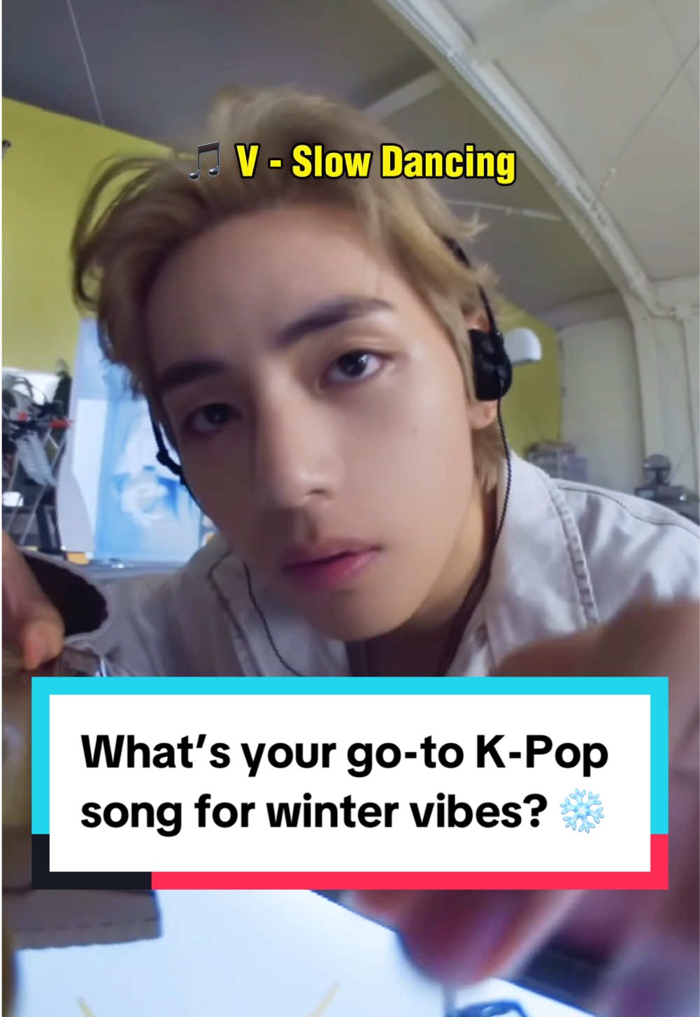 What’s your go-to K-Pop song for winter vibes? ❄️🎶 with @Matthew Ifield! 🤠 #streetinterview #kpop #BTS #V #MatthewIfield #KPopCowboy #매튜아이필드 #룰루보이 #케이팝카우보이 @BTS 