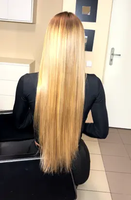 Šiandien šiai gražuolei atlikome kombinuotą procedūrą, 😍😍😍klientė norėjo palepinti plaukučius,sutvarkyti vėlimąsi ir šiek tiek juos pastiprinti bei pamaitinti, manau nums pavyko puikiai (Korban Btox + Zero Frizz ir Haireconstruct) 🤍🤍🤍#hair #korban #haireconstruct #korbanlietuva #hairtreatment #lovemyjob #vitaker #monolatin #haircare 