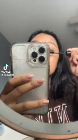 My favourite parrot. Girl does makeup with his parrot  #viral_video #pourtoi #perte #america #for #f #fypppppppp #pourtoii #justforfun #fyp #amore 