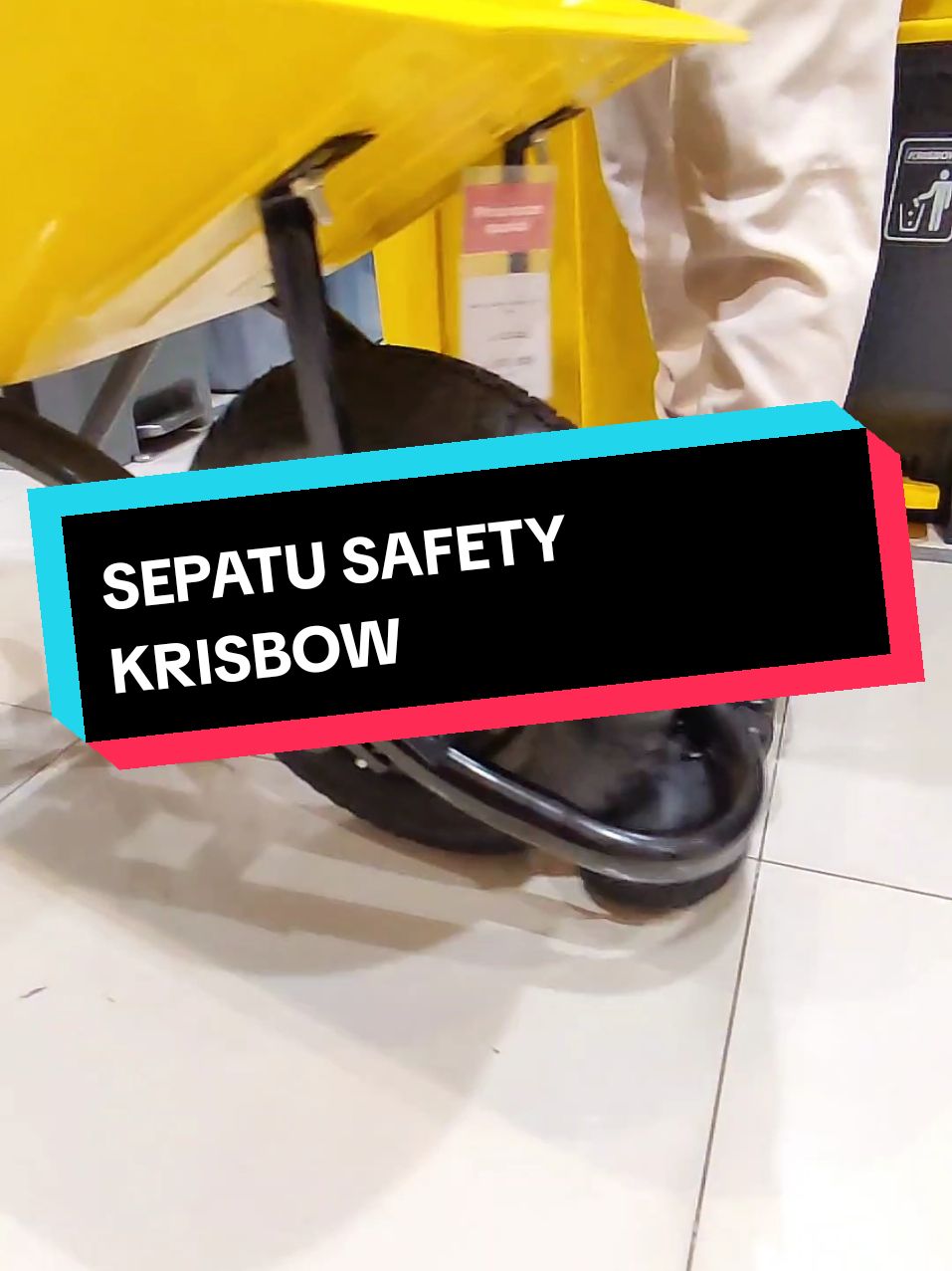 Safety shoes dari krisbow untuk anda yang ingin aman, nyaman didalam bekerja. tersedia lengkap semua di Ace One Belpark  🎉 🛒   #sepatusafety #safetyshoes #krisbow #hanyadiace #aceonebelpark #onebelparkmall 