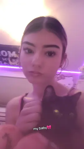 ignore my hair idk what it was doing #fyp #kittycat #viral 
