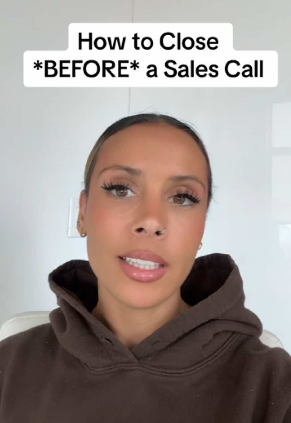 i don’t even really like saying “sales call” if you vet the prospect correctly, the sale happens beforehand the call is just talking about the “how” how we will work together, and how i will collect payment “lo, what do i need to do?!” you need to make 4 things clear👇🏽 1. alignment 2. budget/willingness to invest 3. urgency 4. exclusivity here’s the breakdown of my big 4 🙏🏽 #salestips #sales #salescoaching #salescallonlinecoaching #enterpreneur 