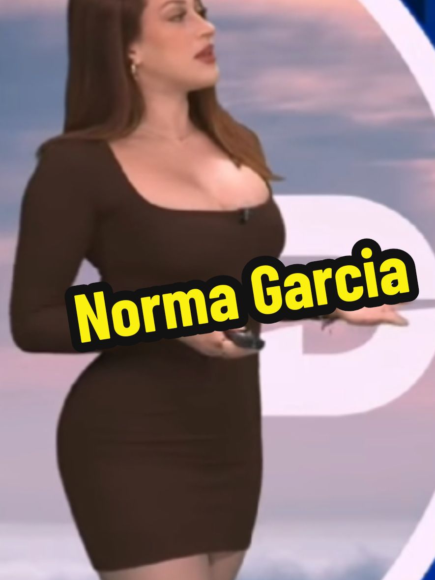 Norma Garcia Today 💥 #NormaGarcia #MiniDress #Boots #WOW 