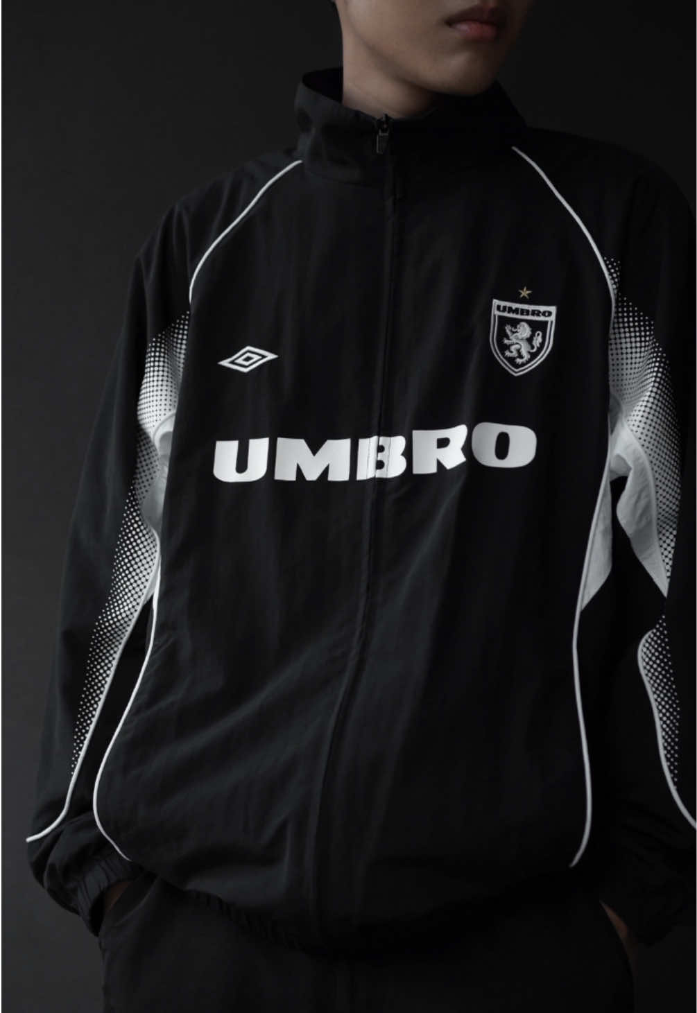 Umbro Jacket available now at ZICO.BKK #zicobkk #umbro #umbrothailand #StreetStyle #streetwear #menfashion #OOTD #viral #reels #blackoutfit 