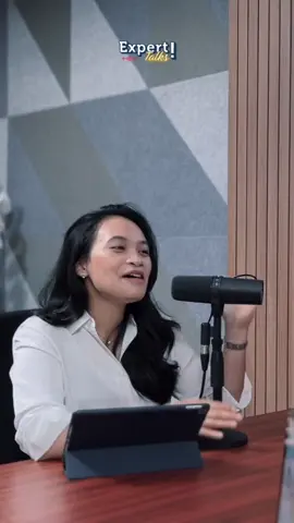 Ternyata renovasi saat musim hujan, nggak semenyeramkan itu ‼️ Bangun rumah saat hujan? Tenang, nggak semenyeramkan itu kok! Justru air hujan bisa membantu proses beton jadi makin kuat saat fase pengecoran. Kadang, alam punya cara ajaibnya sendiri buat bikin rumah impianmu jadi lebih kokoh. Saksikan Expert Talk di YouTube SobatBangun untuk nonton full video obrolan inspiratif bersama Mas Taufiq, CEO SobatBangun. Jangan sampai ketinggalan, ya! #Experttalk #EdukasiBangunan #BangunRumah #RenovasiRumah #DesignRumah #SobatBangun #BangunLebihBaik