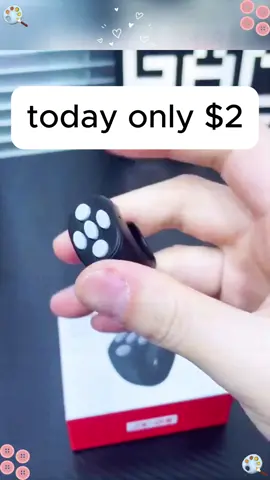 Thisscrollingtiktokringwouldbegreatforthosewhosehandsgettiredbutaredeterminedtoscroll#ringscroller#pageturner#scrolling#lazy#lazyday#MomsofTikTok#cozyathome#tiktokshopblackfriday#athome#fyp#halloween#halloween2024#blackfriday#blackfriday2024
