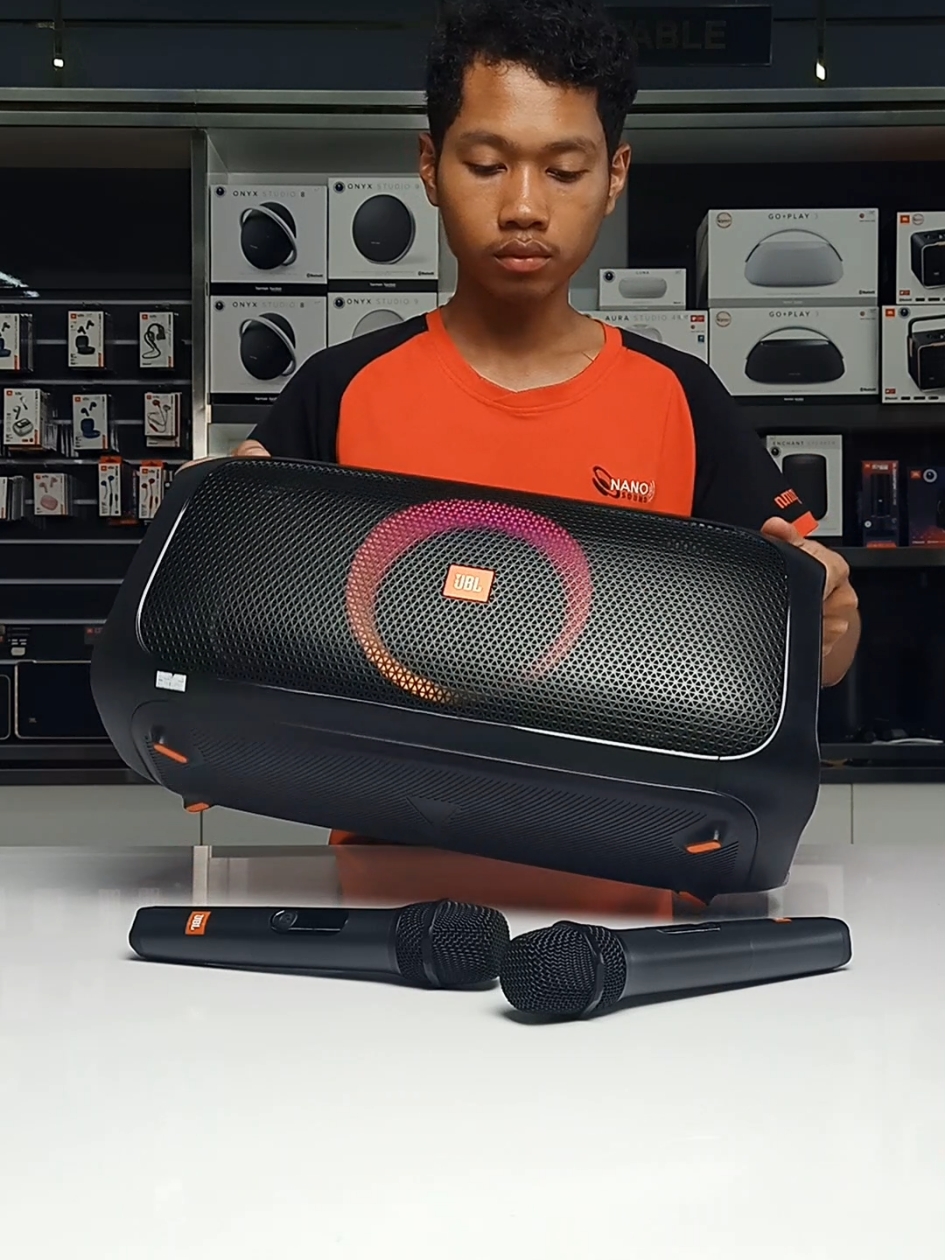 Karaoke Party Anywhere with JBL PartyBox On-The-Go! 🎤🎉 . . . #Karaoke #JBL #partybox #Microphone #Vocal #asmr #sound #testing #bluetoothspeaker #battery #fyp #trending #vairal #unitedstates 