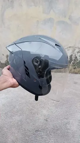 hallo gays kali ini aku bawa helm dari MLA J5 ini ya nah sekarang aku mau riview untuk spesifikasi dari produk dari MLA J5 ini ya untuk yang pertama bahannya helm ini terbuat dari ABS therno plastik original yang pastinya kokoh banget ya  tahan banting tahan gores juga ya untuk visornya variasi pakai di warnai bening jadi kalau misalkan berkendara di malam hari helm ini sangat aman banget ya untuk helm ini juga sudah berlisensi SNI tentunya jadi kalau mau berkendara itu pasti aman untuk busanya helm ini sudah pake busa yang bisa di lepas pasang atau knokdown jadi kalau misalkan mau di cuci ya di bongkar pasang bisa banget ya untuk tali pengaitannya helem ini udah pake tali  pengait microlog wigrilis jadi untuk pemasangan dan lepasnya juga mudah ya dan ngga lupa juga ini ngga mudah karatan ya untuk yang mau checkout ya silahkan langsung kunjungi keranjang kuning karna helm ini lagi ada promo dan ada gratis ongkir nya juga ya yang mau buruan cek keranjang kuning nya aja yah #helmkeren #helmsni #helmet #helm #helmganteng #helmj5 #helmmla 