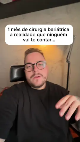 Um mês da cirurgia que mudou a minha vida. Entalos, vontades, arrependimento, dúvidas, dificuldades e vitórias. Sem irresponsabilidade ou idealismo pra te vender algo. Como é esse primeiro mês, nu e cru! Valeu. #emagrecimento #bariatrica 