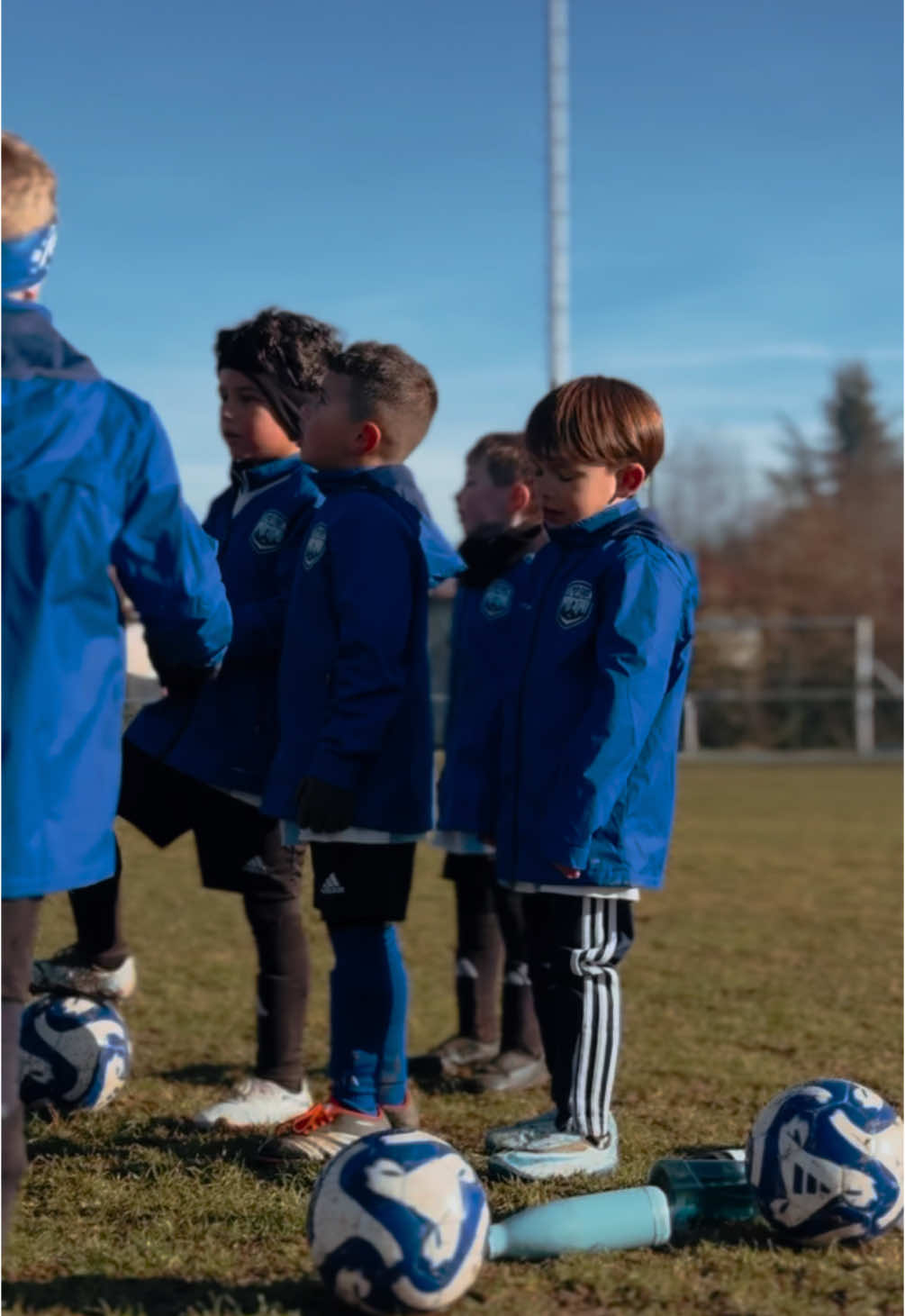 L’hiver s’installe en Haute-Loire, les minis Ponots enchaînent les plateaux 👦🏻❄️ #LePuyFoot43 🩵🤍 #pourtoi #soccerskills #football #footballedit 