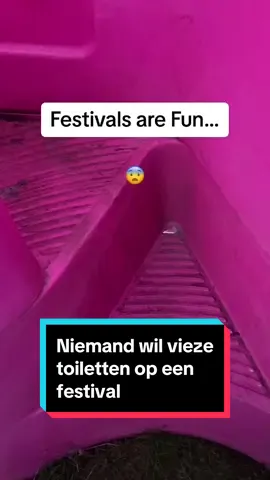 💥 Van vies naar fris! Niemand wil vieze toiletten op een festival. Met Pop-Up Toilet Events zorg je voor schone, nette voorzieningen waar jouw bezoekers blij van worden. Of het nu een klein event of mega festival is, wij leveren topkwaliteit sanitair! ✨💧