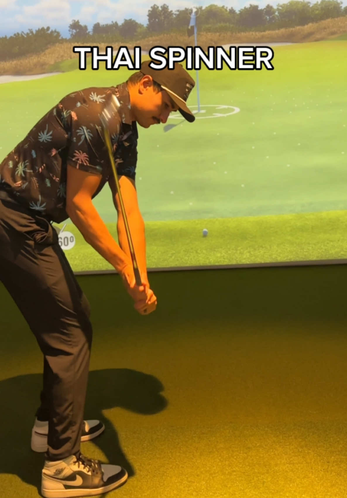 Thai Spinner at the simulators #golf @birdiesurfer @takomogolf 