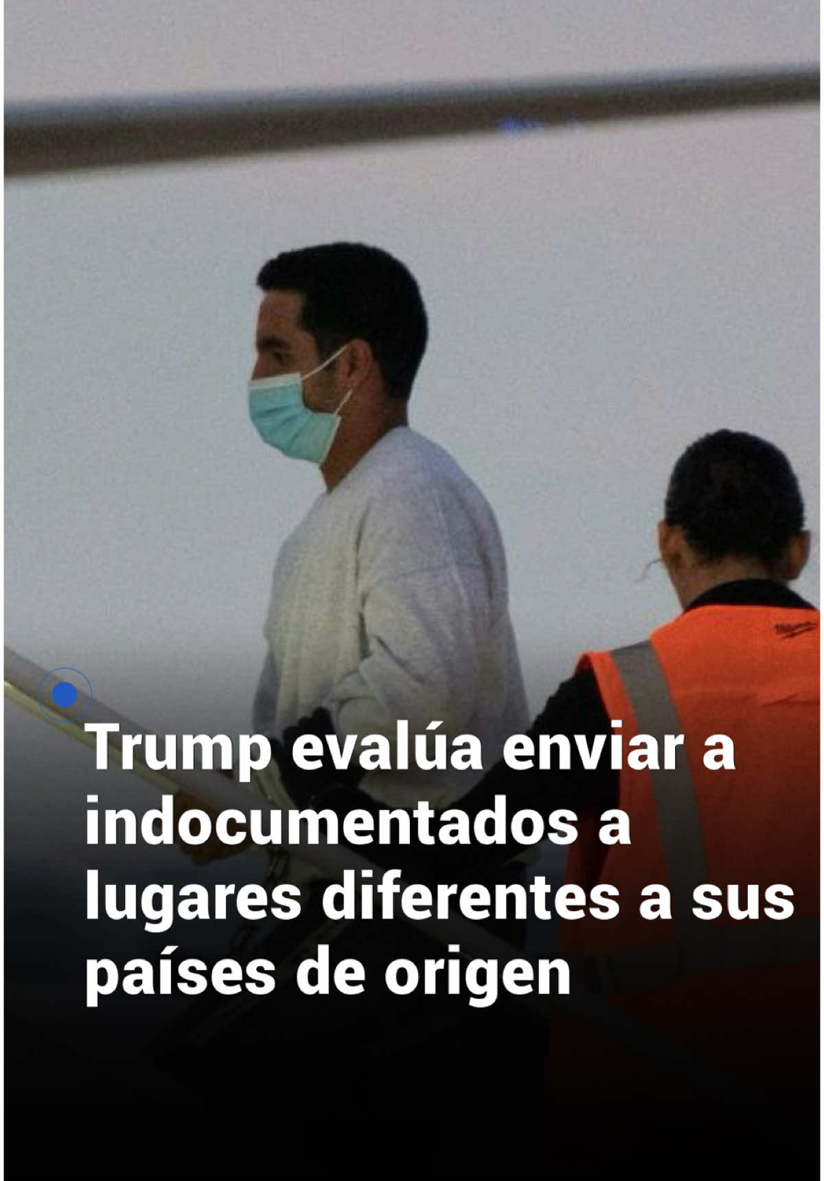 📌 Trump evalúa enviar a indocumentados a lugares diferentes a sus países de origen. Esto podría ser parte del plan de deportaciones masivas del presidente electo, Donald Trump. ➡️ Su nueva administración estaría considerando enviar a los indocumentados a lugares distintos a sus países de origen si esas naciones no los reciben. Los destinos podrían incluir Panamá, Islas Turcas y Caicos, Bahamas y Granada. Informa Reyna Rodríguez. 📺 Más del Noticiero Univision a las 6:30pm/5:30C y Edición Nocturna a las 11:30pm/10:30C. #indocumentados #migrants #migrantes #inmigrants #inmigrantes #migración #DonaldTrump #Trump #Uninoticias #UnivisionNoticias