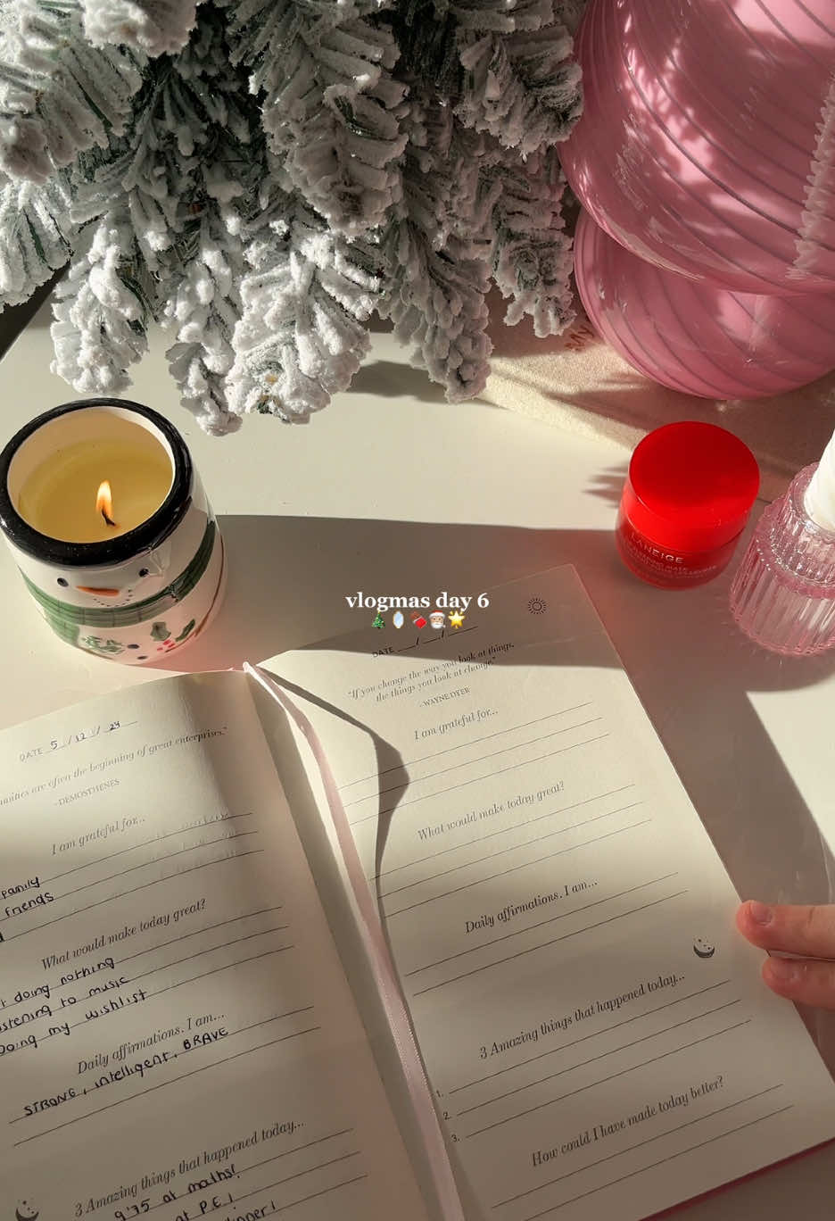That chocolate is delicious! 😋🍫 #Vlog #december #morning #morningroutine #cozy #christmas #xmasvibes #aesthetic #byymarga #cleangirl #thatgirl #xoxo 