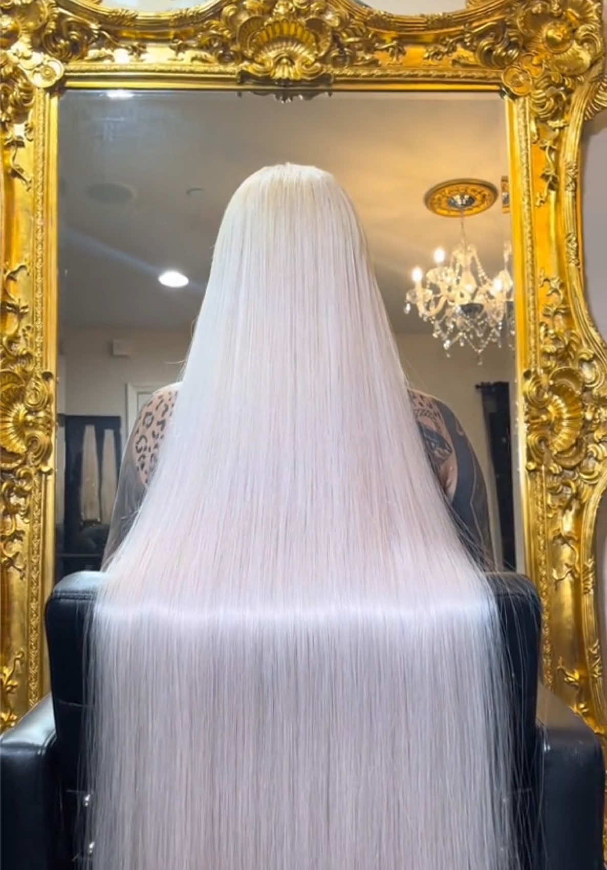 Replying to @brooklynbaby9990 y’all remember that time i did this 40 inch bussdown?  @Wella Professionals for the color and LusterLengths extensions 