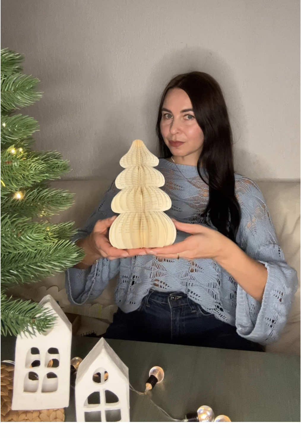 DIY Paper Christmas Tree🎄 made from the pages of an old book. ✨Needed 24 pages and glue stick. ☝🏻 I didn’t destroy this book, it was already destroyed, there were not enough pages in it and it is not possible to read.  #DIY#christmasdiy#christmasdecor#christmas#christmasgift#christmastree#honeycomb#handmade#christmas#christmascraft#crafts#homedecor#рукоділля#diyblog#diytutorials#papercrafting#paperdiy#papercraft