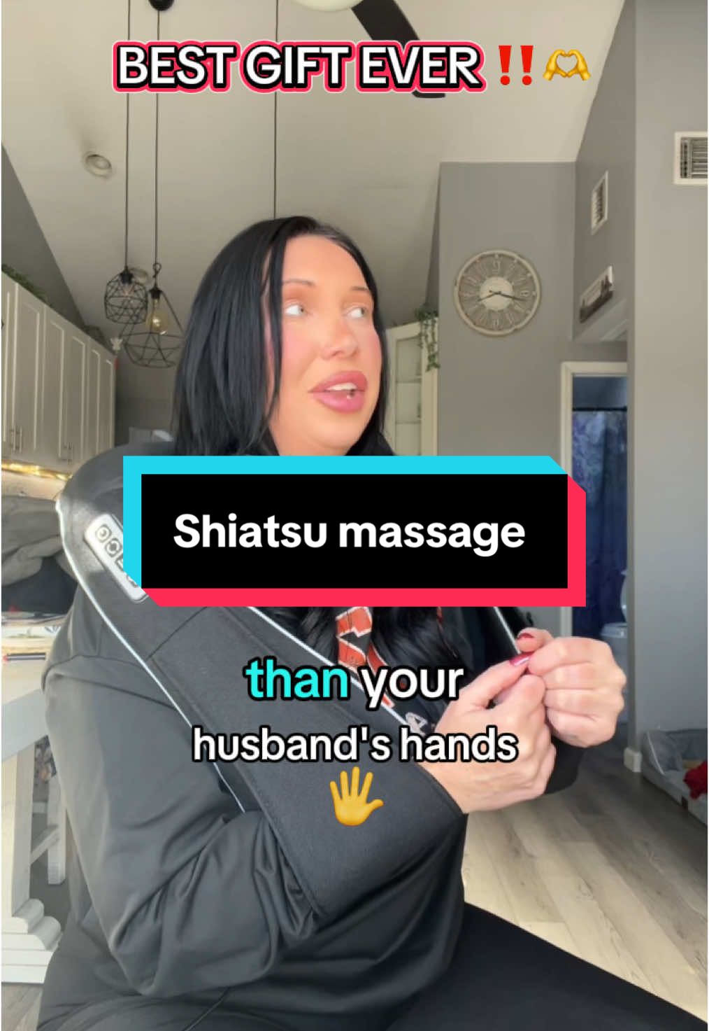 This shiatsu massager does NOT disappoint ‼️ BEST GIFT EVER ##tiktokshopholidayhaul##spotlightfinds##tiktokshopcybermonday##freshforwinter##newyearnewaura##tiktokholidayhaul##Sportlightfinds#Sportlightfashion#shiatsumassage 