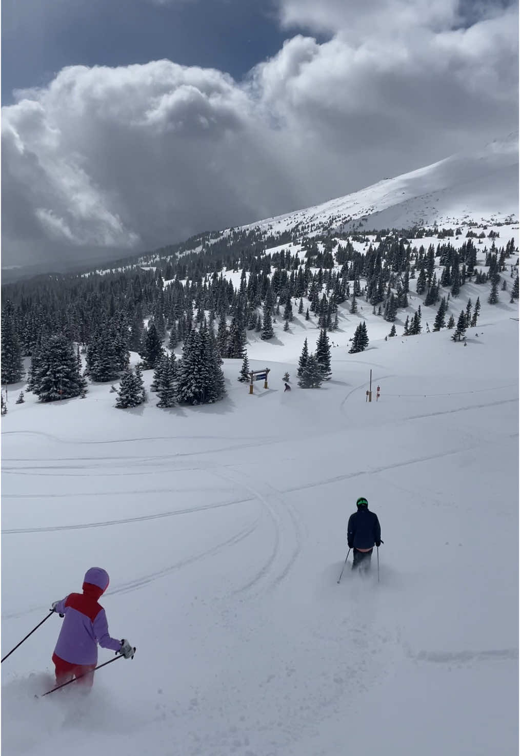 When every weekend is about to look like this again ⛷️ 🏔️ #skiseason #colorado #travel #fyp #foryou #breckenridge #skiing 