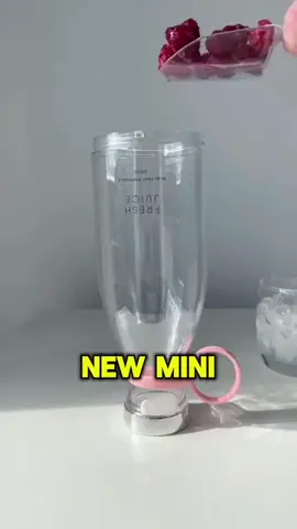 350ML Electric Juicer Blender Mixer USB Rechargeable https://styleandmore.net/product/350ml-electric-juicer-blender-mixer-usb-rechargeable/ @buy.and.selll #juicer #juicerecipes #portableblender