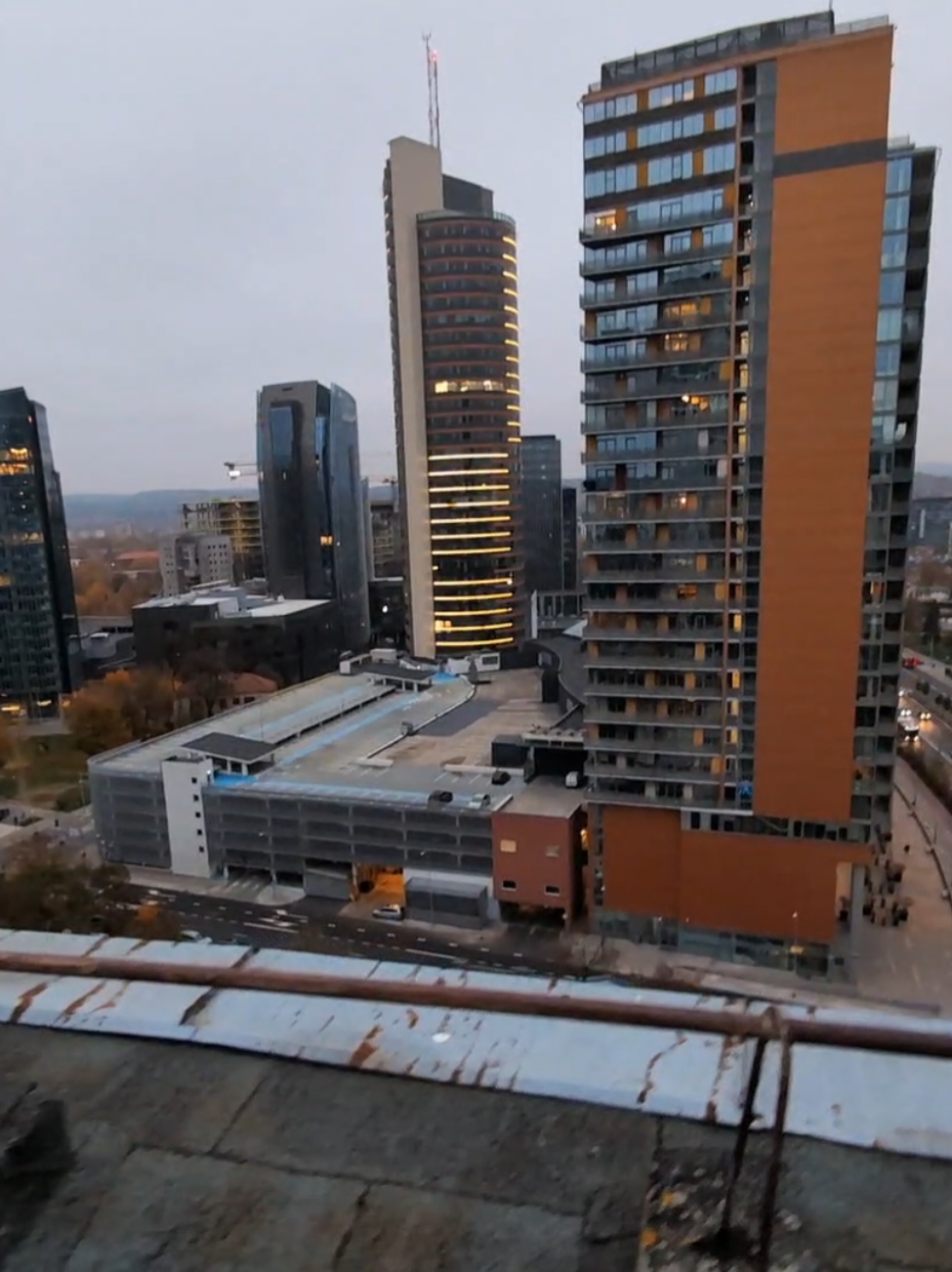 #urbex #urbanclimbing #rooftops #urbanexploring 