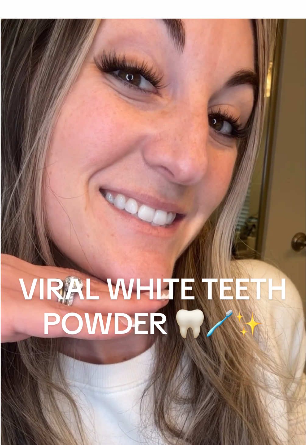 RUN to grab the most viral white teeth whitening powder 🏃‍♀️ Thank me later. @purelywhitedeluxe #teethwhitening 