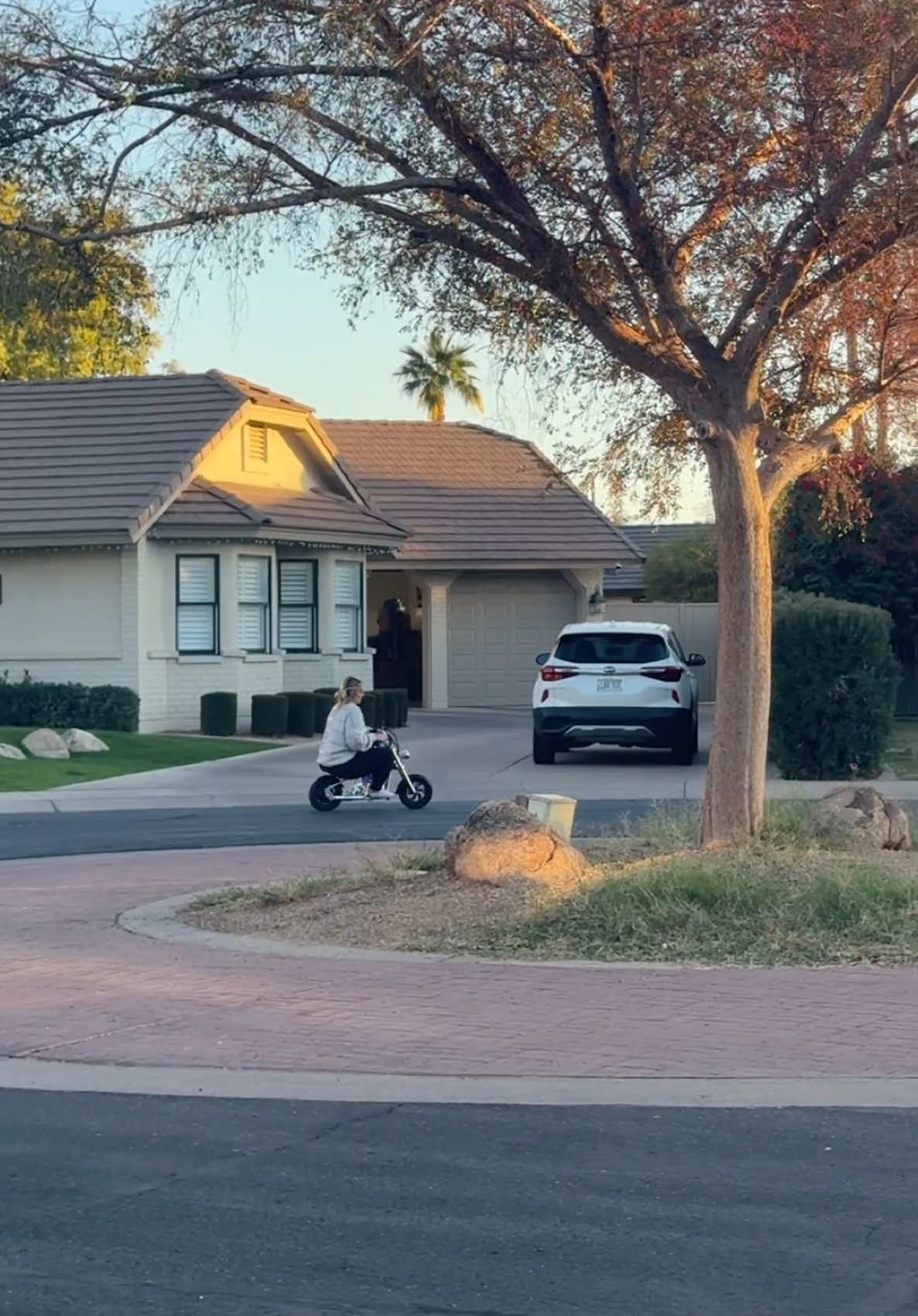 This thing is so cool!!! Apparently you can order training wheels for it too but hey ill have fun on it till i get them 😂😂 #motorcycle #kidsgifts #minimotorcyle #motorcyclelife #kidsgifts #toddlertoys #toddlergifts #santagifts #kidgiftideas #spotlightfinds #christmasgifts #fyp #dirtbike 