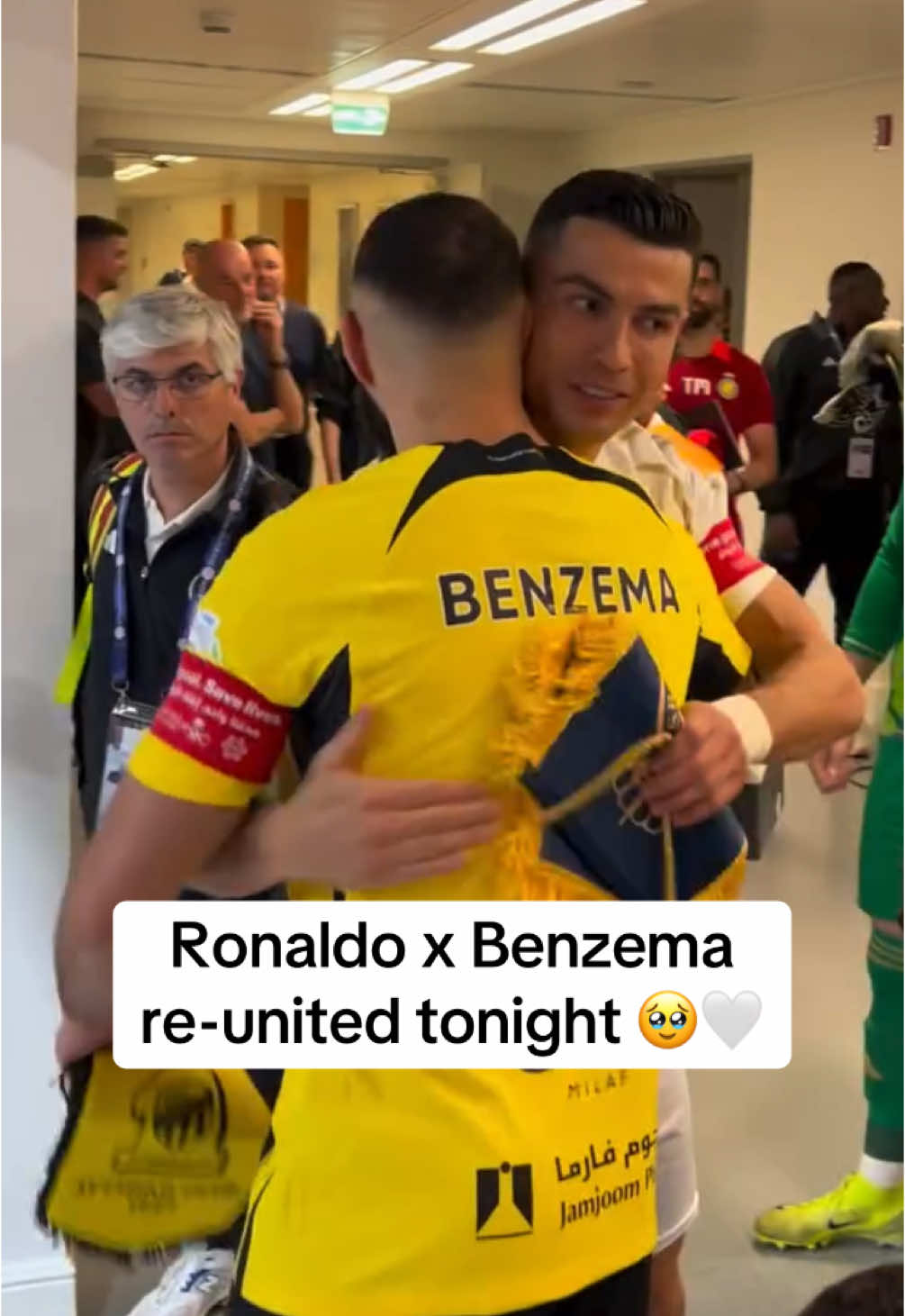 Real Madrid fans look away now 🥲 Ronaldo and Benzema ❤️🥹 (via: @SPL) #wholesome #respect #saudiproleague #SPL #saudiarabia #footballtiktok #football #respect #ronaldo #cristianoronaldo #cristiano #goat #karimbenzema #benzema #Soccer #footy 