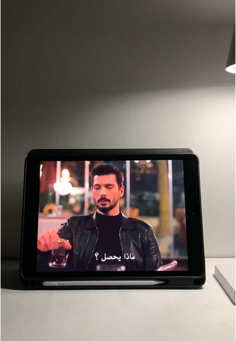 نعذره مايعرف خليل ابراهيم😮‍💨 #حب_بلا_حدود #hudutsuzsevda #خليل_ابراهيم_كاراسو #خليل_ابراهيم_زينب #halilibrahim #halilibrahimzeynep #zeynepkarasu #مسلسلات #مسلسلات_تركية #siyahkalp #miraydaner #denizcanaktas #fyp #foryou #explore 