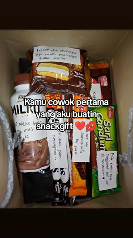 @-𝘼𝙙𝙮𝙒𝙠𝙬𝙠 #snack #gift #fypage #sayangku #fypp #snackgift #masukberanda #fyplah #kadoultah #fypシ゚ #fypviralシ #yakaligafyp #hihihi #anjay #trend #ga #nih 