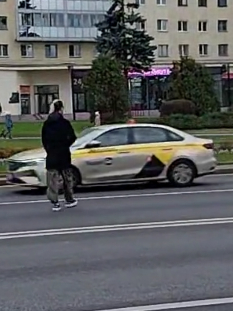 #minsk #belarus #nemiga #besafe #trafficrules #pedestrian #jaywalking #jaywalker #jaywalk 