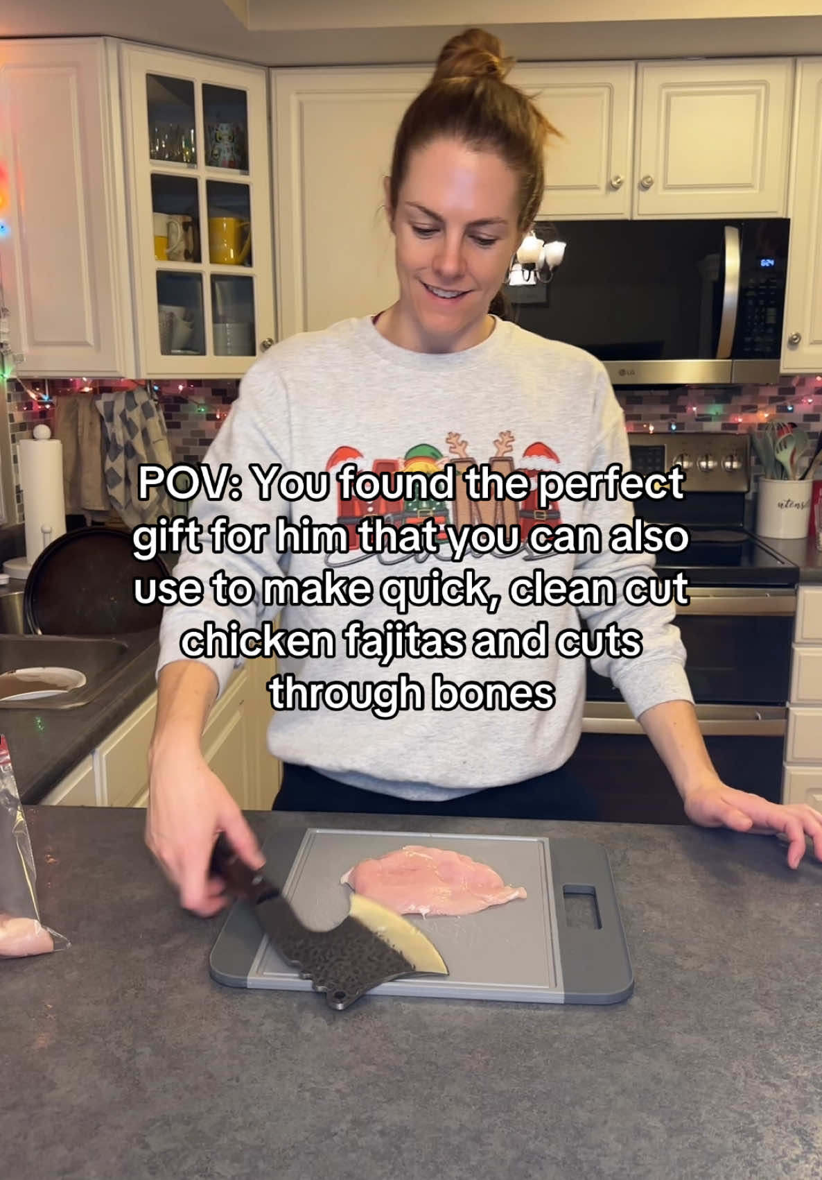 I found a super sharp meat cleaver that even cuts through bone and my hubby is gonna love this! #kitchenknife #dreamreach #fyp #cooking #food #sharp #cleaning #greatquality #onemix #spotlightfinds #christmasgifts #giftsforhim 