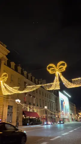 Christmas lights in paris 🫶🏼 #christmas #magical #PlacesToVisit #lights #placevendome #decoration #christmasdecor #chanel #luxury #beauty 