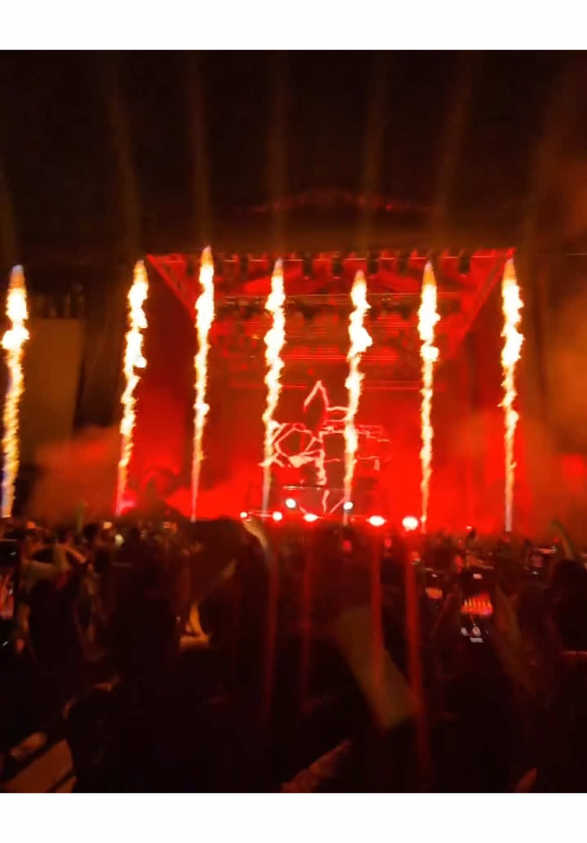 Martin Garrix Turn Up the Speakers in Quito, Ecuador Dec 5 