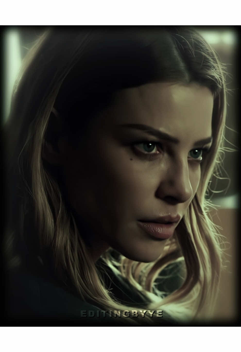 Her hair and makeup was the best in season one and i will stand by that. She is still pretty though no matter what! #lucifer #lucifermorningstar #chloedecker #luciferedit #laurengerman #tomellis #deckerstar #fyp 