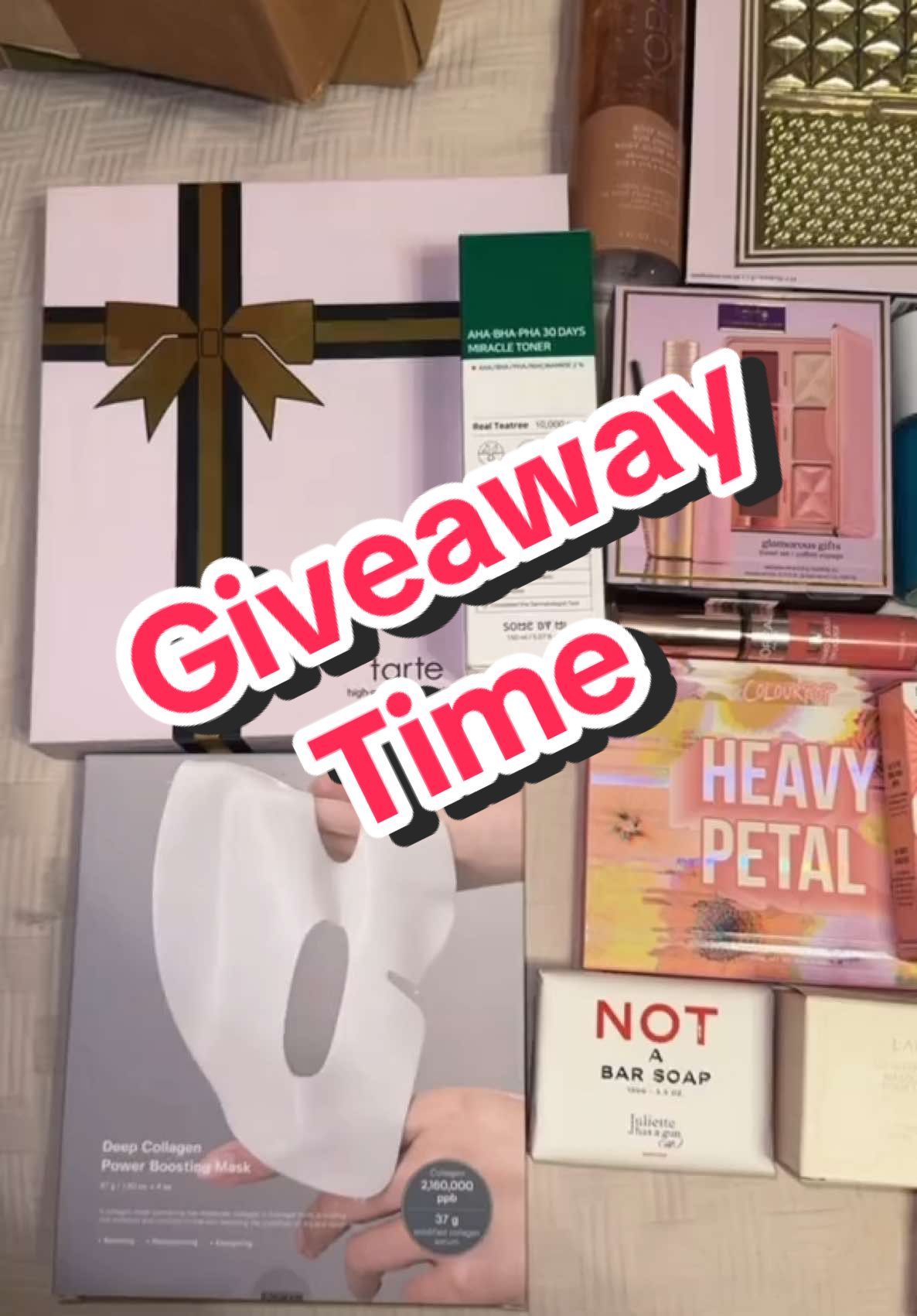 It’s Giveaway Time!!!! You have to be 18 and live in the Us to enter! Rules: Follow me, like and repost this video, tag 2 friends in the comments to be entered. Drawing will be around Dec 15th Good Luck 🫶🏼🫶🏼 #giveawaytime #giveaway #christmasgiveaway 