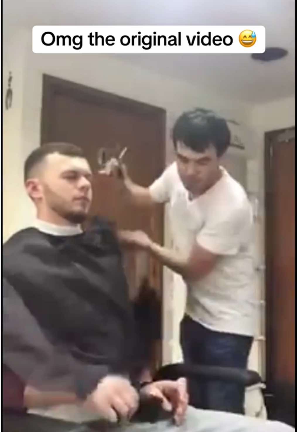 Barber chair prank 🤣🤣🤣