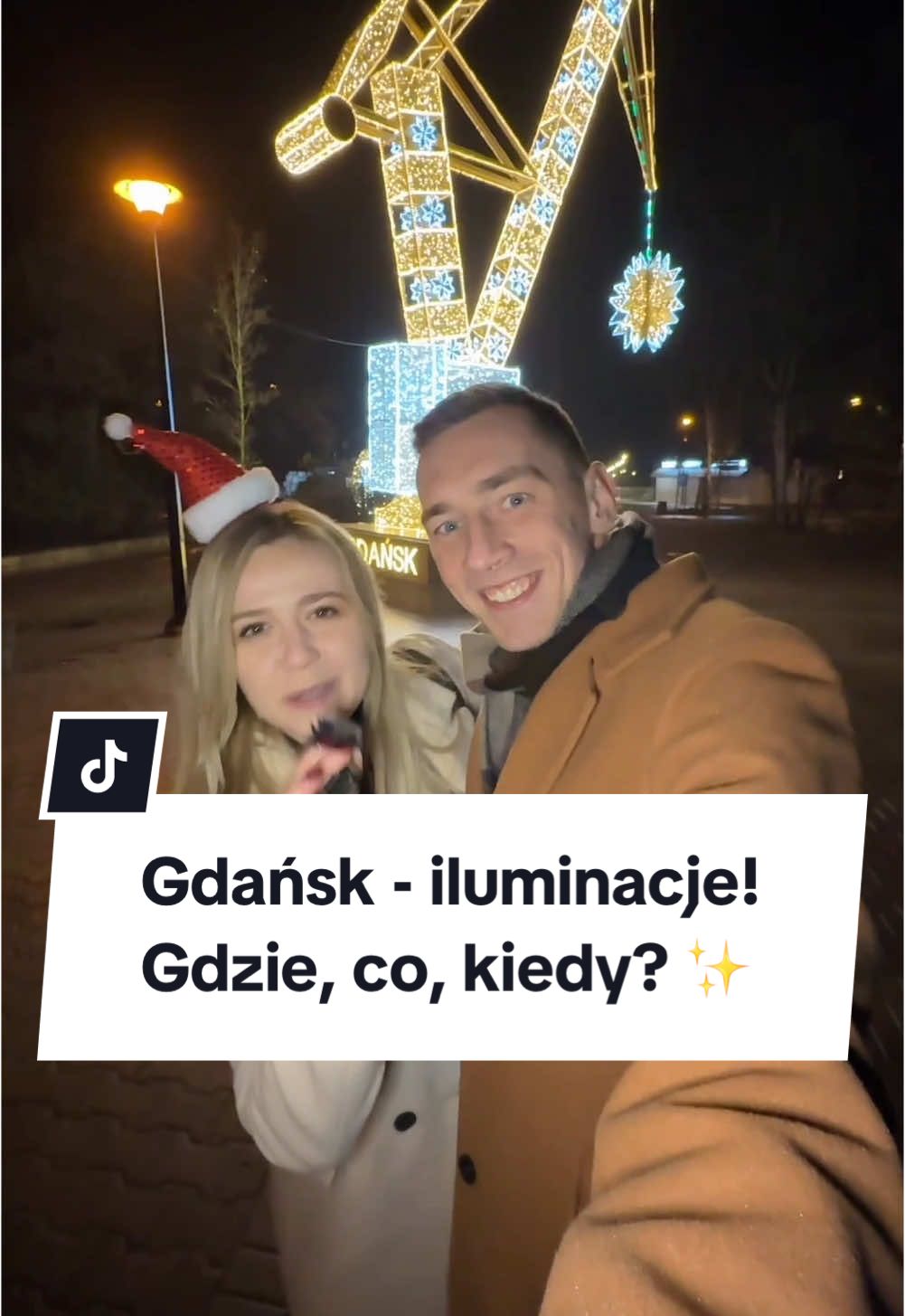 Iluminacje w Gdańsku właśnie zostały odpalone. 🤗Będą oświetlać miasto do 2 lutego 2025r. Garść info: 1️⃣ Park Oliwski 🌴🌲 • wstęp oczywiście bezpłatny • dostępne codziennie 16-22, (możliwe, że w dni świąteczne będzie dłużej) 2️⃣ Główne Miasto / Śródmieście • iluminacje rozstawione są w przeróżnych miejscach i nie sposób byłoby je tu wszystkie pokazać 🚋 🚌⭐️ • główną atrakcją jest oczywiście uroczyście odpalona przez Mikołaja choinka przy Fontannie Neptuna 🎄🎅 • ❗️ujęcia z Parku Oliwskiego i Centrum są z zeszłego roku 3️⃣ Molo w Brzeźnie • żurawie stoczniowe , suwnica i ogrooomne prezenty 🎁  • byliśmy tu pierwszego dnia i niestety część iluminacji nie jest odpalona, ale istnieje duże prawdopodobieństwo, że wkrótce rozbłysną ⭐️ 4️⃣ Park Oruński • piękny park z kilkoma świecącymi ozdobami, które uatrakcyjniają spacer po tym malowniczym miejscu 🤗 #dlaciebie #gdansk #jarmarkbozonarodzeniowy 