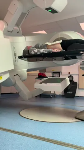 This is me, getting treatment for my spinal mets. That machine? It’s my trusty sidekick, a high-tech ray gun zapping those troublemakers. Radiotherapy targets the cancer lesions, leaving the rest of me intact. Join me as I fight this thing with resilience, lasers and sense of humor. Bring it on! ⚡️ ⁣(Video sped up x4). ⁣ ⁣ #stage4needsmore #radiotherapy #cancerhumor  #spinalmetastases #bonemets #stage4 #triplenegative #tnbcboss #triplenegativebutstayingpositive 