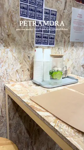 PETRAMORA: gourmet market in madrid 💙 the have pre-prepared dishes for takaway, sandwiches, and many good quality items #petramora #madridfood #spaintravel #gourmetgroceries #gourmetmarket 