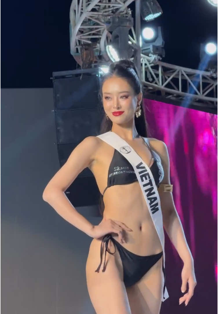 Fancam màn trình diễn Bikini của Khánh Linh 🔥 #buikhanhlinh #MissIntercontinentalVietnam #MissIntercontinental #Elasten #ArataWellness #TrungNguyenLegend  #SenVang #SenVangEntertainment 