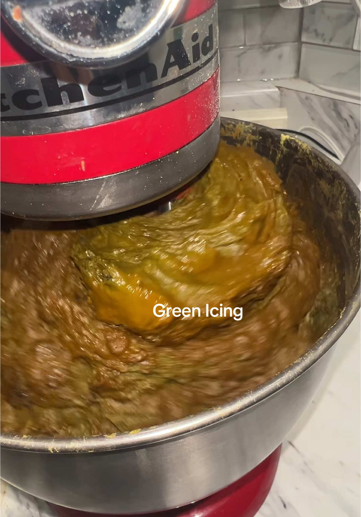 Green icing in making  #green #satisfying #satisfyingvideo #icing 