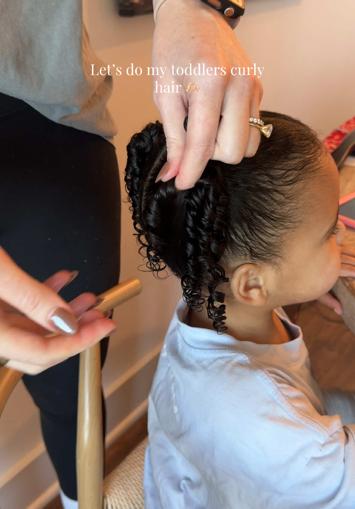 I loveeeee herrr 🫶🏻 #grwm #grwmroutine #grwmhair #hairstyle #hairtok #curlyhairtutorial #curlyhair #babygirl #MomsofTikTok #momlife #momtok #curlyhairtoddler #toddlersoftiktok #curlyhairroutine #curlyhairstyles #curlyhairtips 