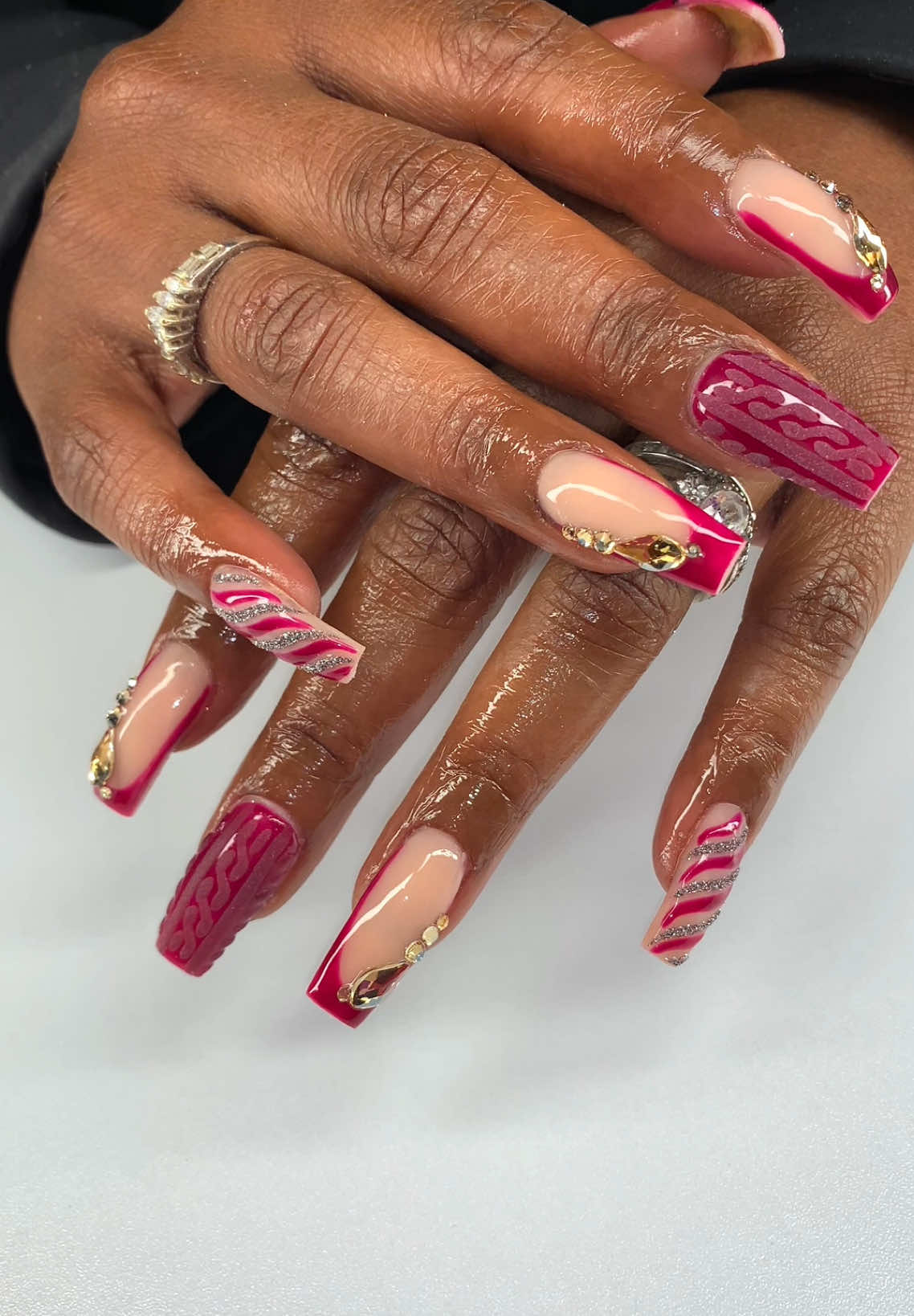 A festive🎄✨ freestyle💅🏾🖤 Click the link to book your appointment‼️🫶🏽 https://nailsbytabithamonet.as.me/schedule/9134dbf8 #nails #acrylic #acrylicnails #rednails #overlay #christmas #christmasnails #frenchies #frenchtipnails #nailart #cutenails #nailinspo #insponails #freestyle #trendynails #fyp #foryou #explore #discover #reels #trending #dmvnails #dmvnailtech 