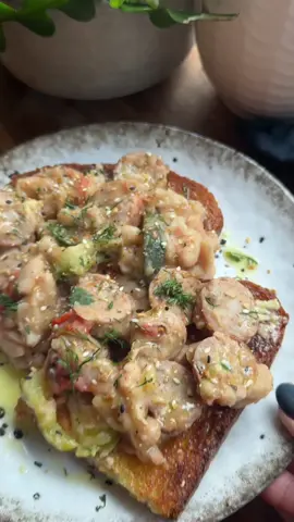 Sausages and Beans on Toast 😋 #sausages #beansontoast #britishfood #englishfood #breakfast #breakfastideas #brunch #foodvideo #eating #asmrfood #plating #FoodTok #realfood #whatieat #realfoodie 