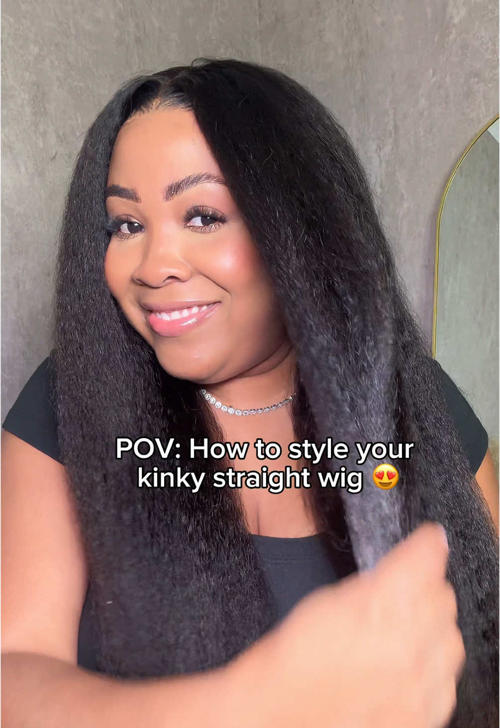 Let’s style my 24” kinky straight hair 😍 @CurlyMe Hair @CurlyMe Hair Store  #wigs #gluelesswigs #kinkyhair #kinkystraightwig #curlmywig #haircurling #curlinghairtutorial #styleawig 