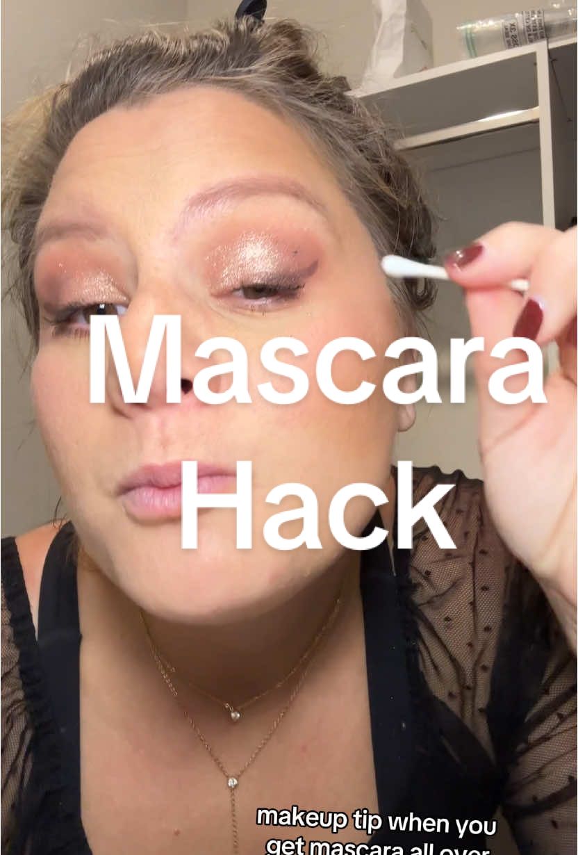 Makeup tip. Cleaning off the mascara on your  eyelid #makeuphacks #makeuptutorial #makeuptips #mascarahacks #lorealparis #qtip 